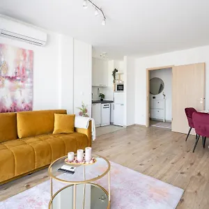 Need In Bp - Garage, Terraces, Aircon Apartament